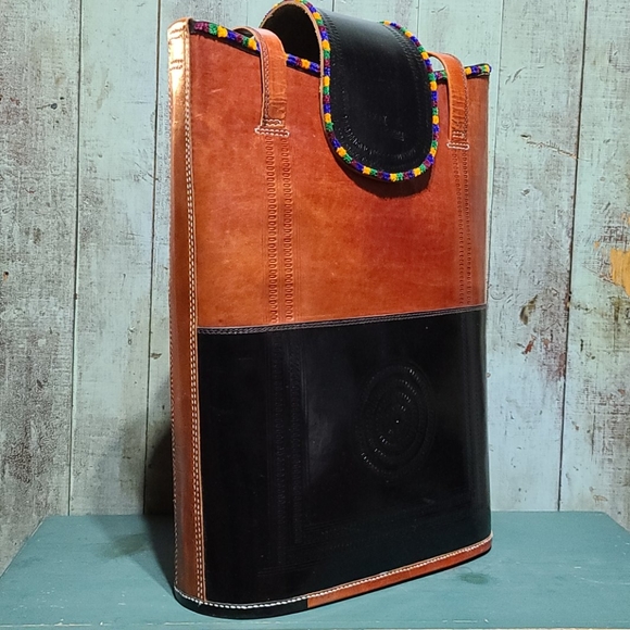 Namaste NYC handcrafted in India - Picture 7 of 15